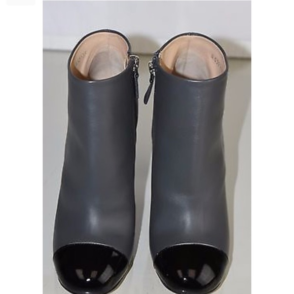 Chanel grey leather ankle boot - Picture 3 of 5